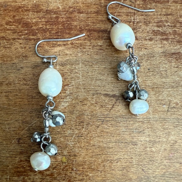 Silver Tone and Freshwater Pearl Dangle Earrings - Picture 4 of 10